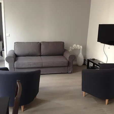 Locarol Apartman *